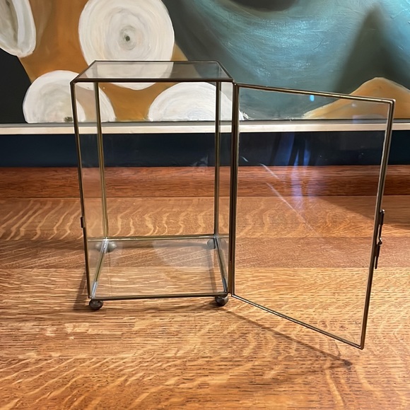 Vintage Glass and Brass Display - Picture 6 of 7